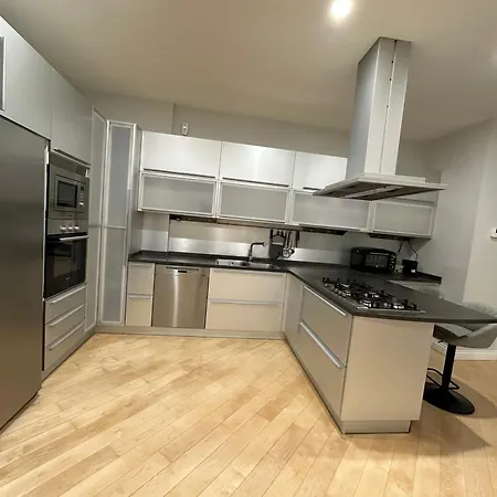 Paola Center , Luxury House In Town Centre Apartment *